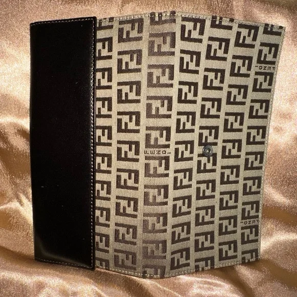 Authentic Fendi Vintage Zucca Donna Wallet in Beige - Picture 8 of 11